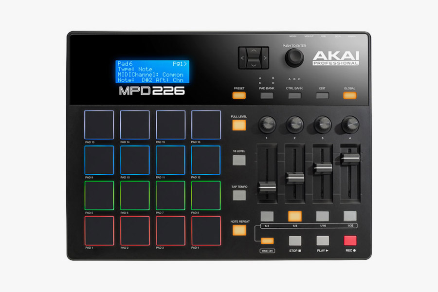 Akai MPD226