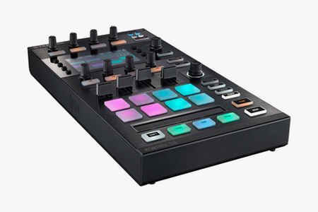 Native Instruments Traktor Kontrol D2