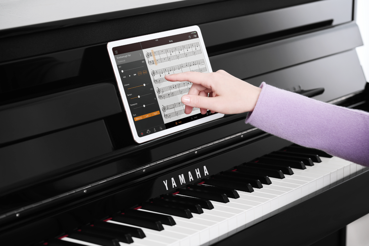 Yamaha CLP-885PE